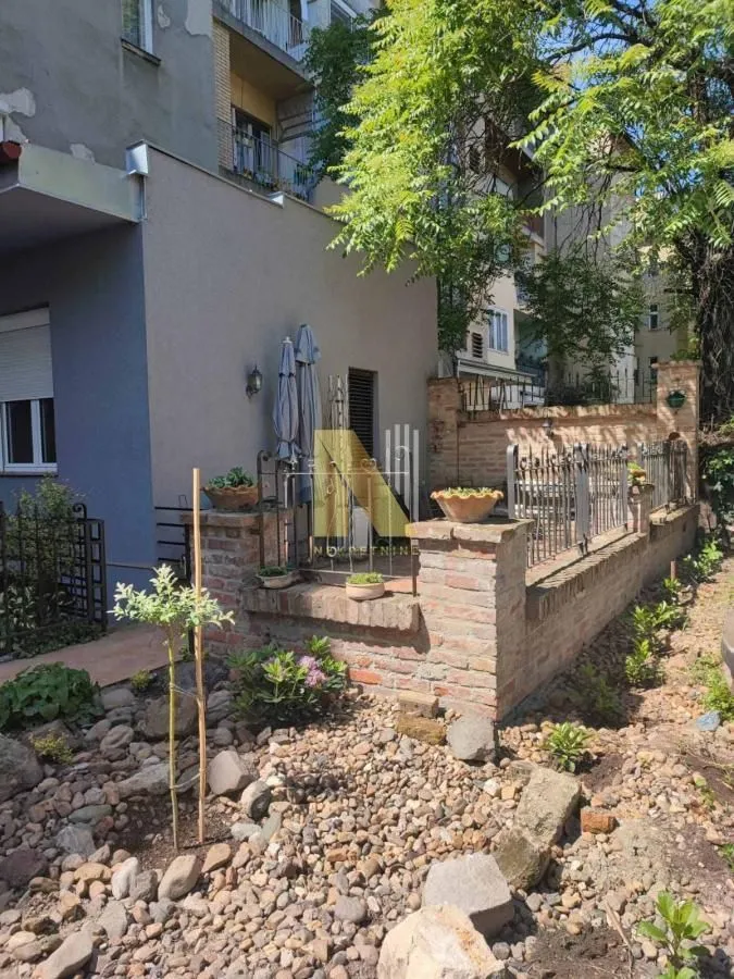 Izdavanje, trosoban stan, 55m², Centar, Novi Sad