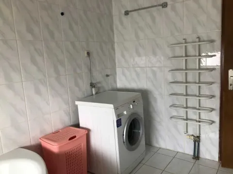 Izdavanje, trosoban stan, 112m², Centar, Inđija - image 12