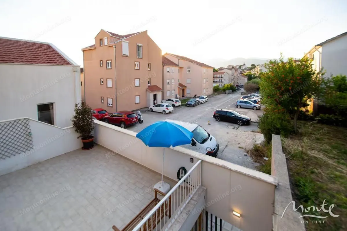Prodaja, jednosoban stan, 62m², Kalimanj, Tivat