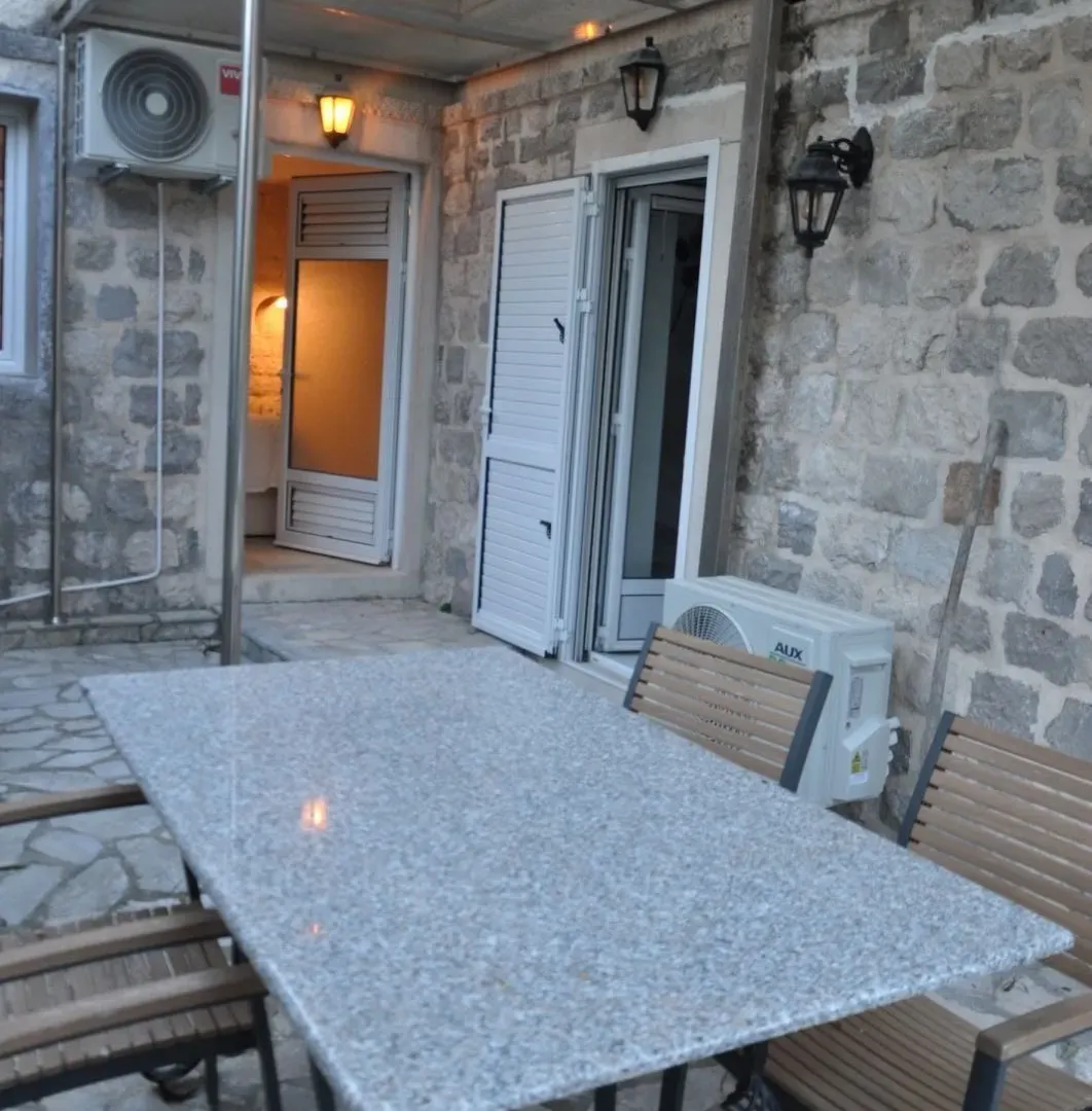 Prodaja, trosoban stan, 110m², Prčanj, Kotor