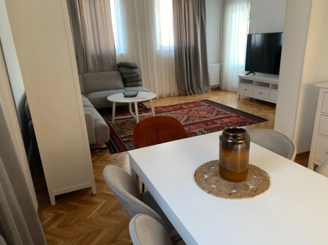 Izdavanje, kuća, 250m², Zagorič, Podgorica
