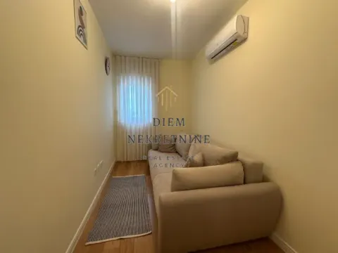 Izdavanje, trosoban stan, 95m², Central Point, Podgorica - image 5