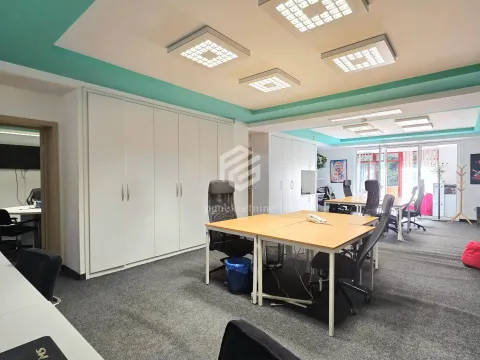 Poslovni prostor in Preko Morače