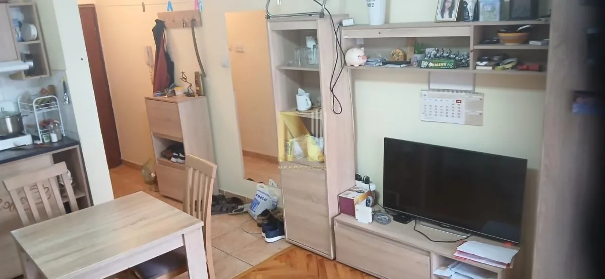 Izdavanje, garsonjera, 29m², Podbara, Novi Sad Sve Podlokacije