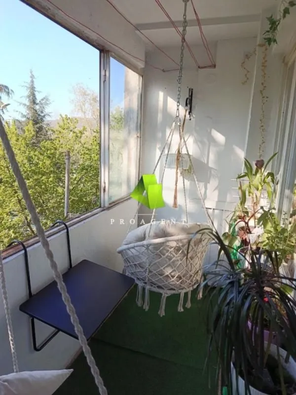 Prodaja, dvosoban stan, 75m², Crveni Pevac, Niš