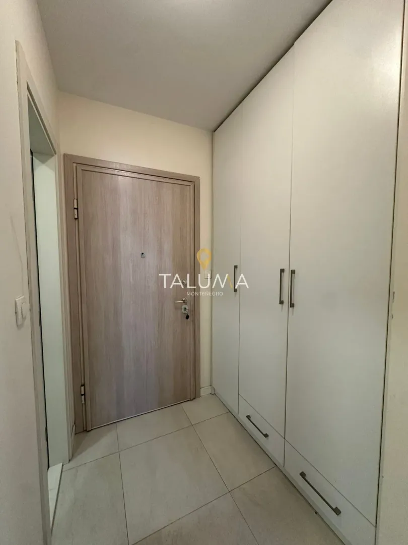Izdavanje, dvosoban stan, 68m², City Kvart, Podgorica