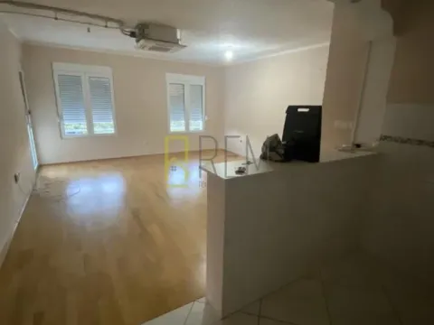 Rent, two bedroom apartment, 69m², Podgorica, Crna Gora - image 9