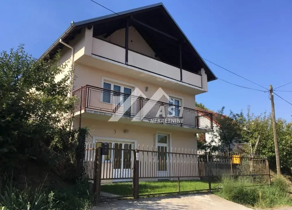 Sale, house, 250m², Paragovo, Petrovaradin