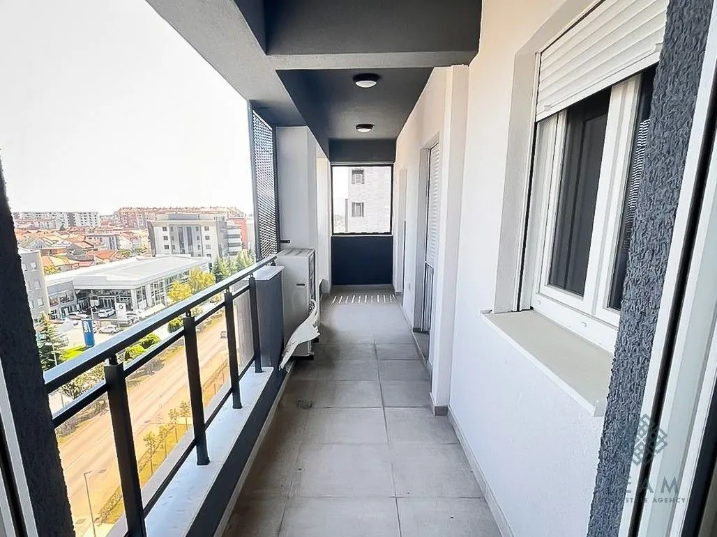 Prodaja, trosoban stan, 106m², Stari Aerodrom, Podgorica