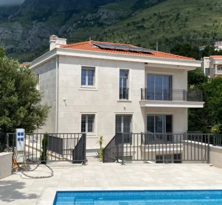 Prodaja, kuća, 250m², Blizikuće, Budva