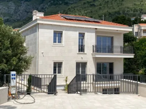 Sale, house, 250m², Blizikuće, Budva