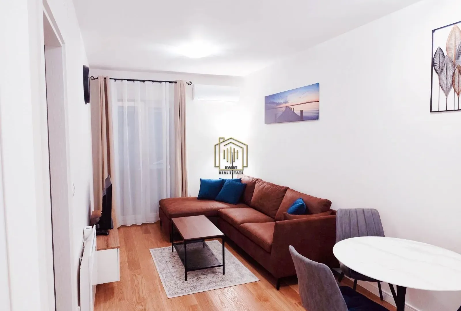 Izdavanje, jednosoban stan, 40m², Central Point, Podgorica