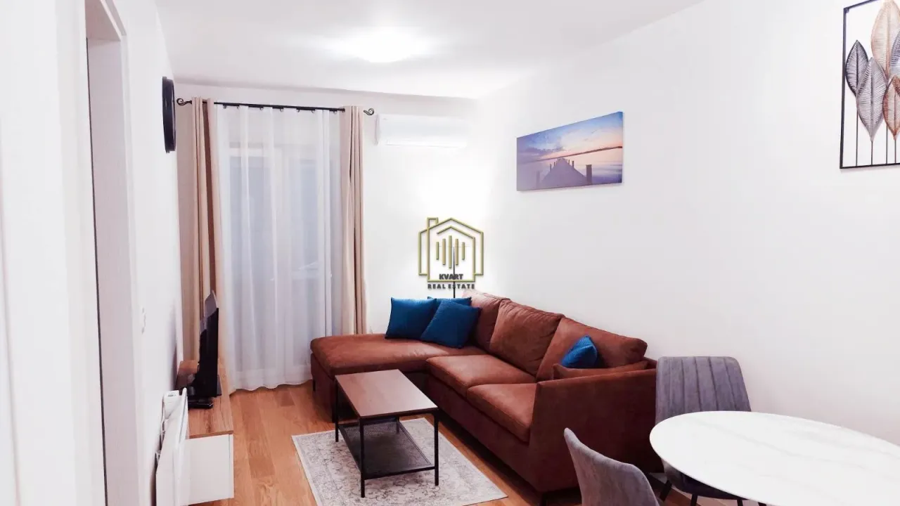 Izdavanje, jednosoban stan, 40m², Central Point, Podgorica