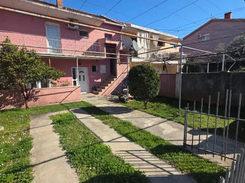 Prodaja, kuća, 86m², Stari Aerodrom, Podgorica - image 2