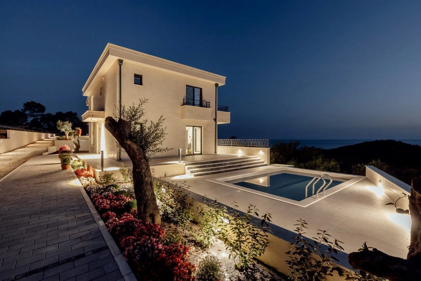Sale, house, 318m², Reževići, Budva