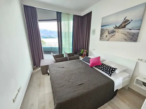 Rent, one bedroom apartment, 57m², Budva, Crna Gora - image 4