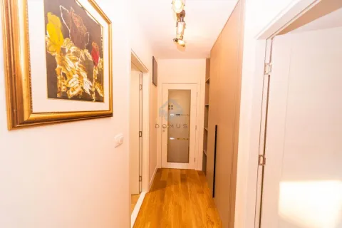 Izdavanje, dvosoban stan, 108m², Central Point, Podgorica - image 15