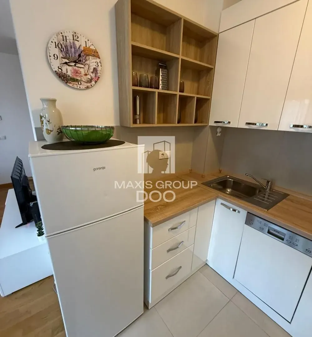 Izdavanje, dvosoban stan, 51m², Đeram Pijaca, Beograd