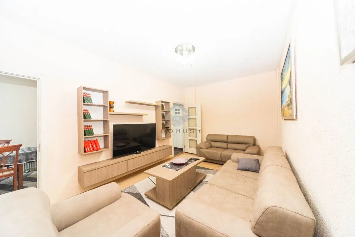 Prodaja, dvosoban stan, 72m², Autobuska stanica, Podgorica