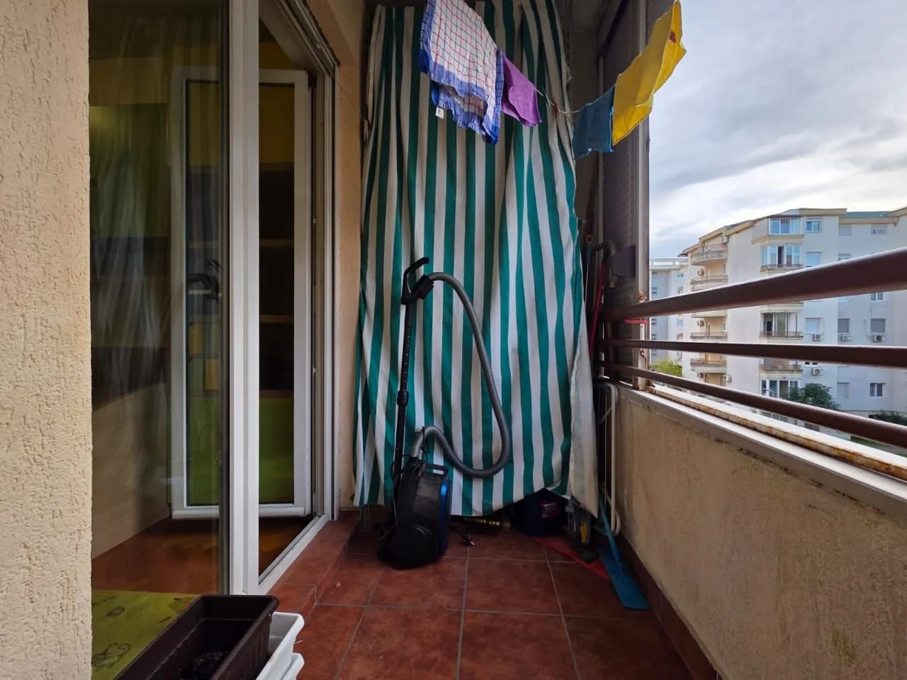 Izdavanje, dvosoban stan, 60m², Zagorič, Podgorica