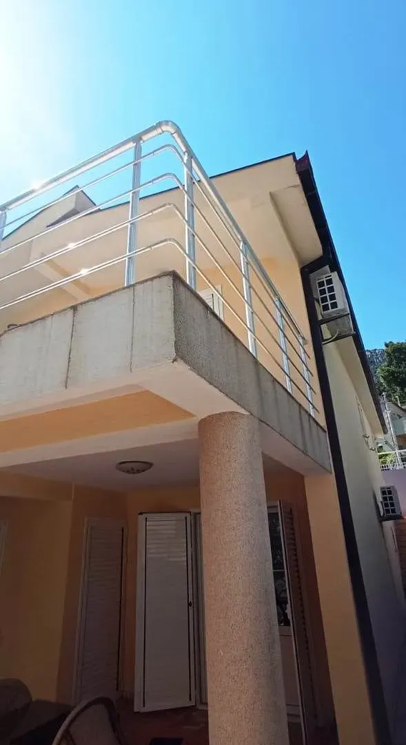 Rent, house, 165m², Sutomore, Bar