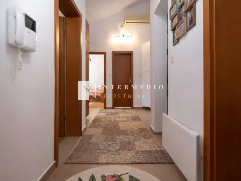 Izdavanje, četvorosoban stan, 137m², Topla, Herceg Novi - image 13