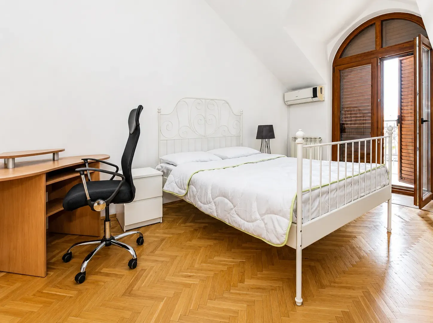 Rent, house, 280m², Gorica C, Podgorica