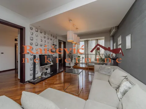 Sale, four bedroom apartment, 136m², Novi Beograd Blok 22, Novi Beograd Sve Podlokacije