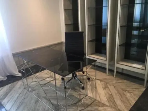 Izdavanje, trosoban stan, 240m², Kalenić Pijaca, Vračar Sve Podlokacije - image 11