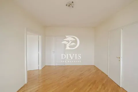 Izdavanje, četvorosoban stan, 160m², Stari Grad, Beograd - image 8