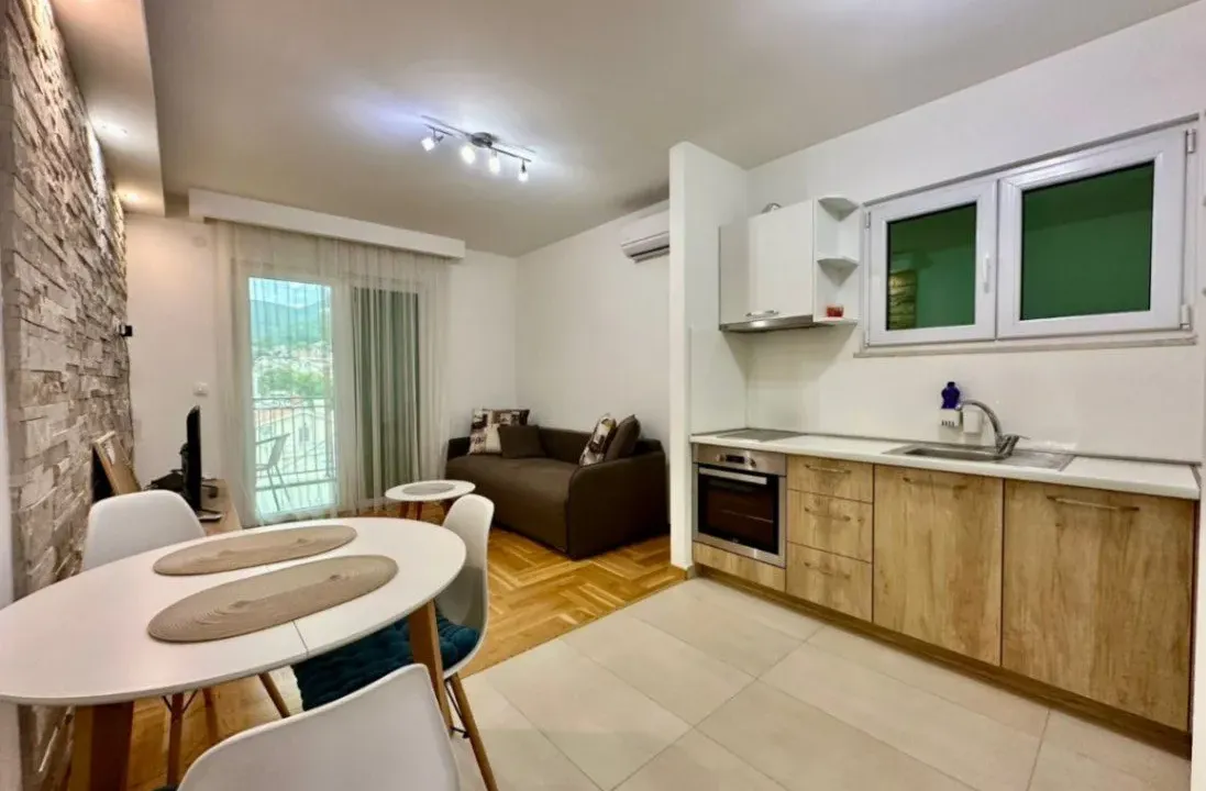 Rent, one bedroom apartment, 42m², Kalimanj, Tivat