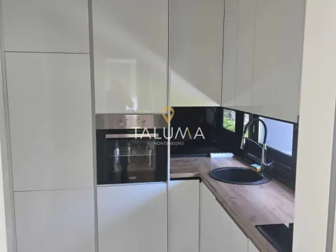 Rent, two bedroom apartment, 100m², Blok 9, Podgorica - image 2