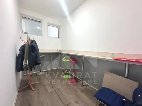 Rent, office space, 1850m², Zabjelo, Podgorica - image 21