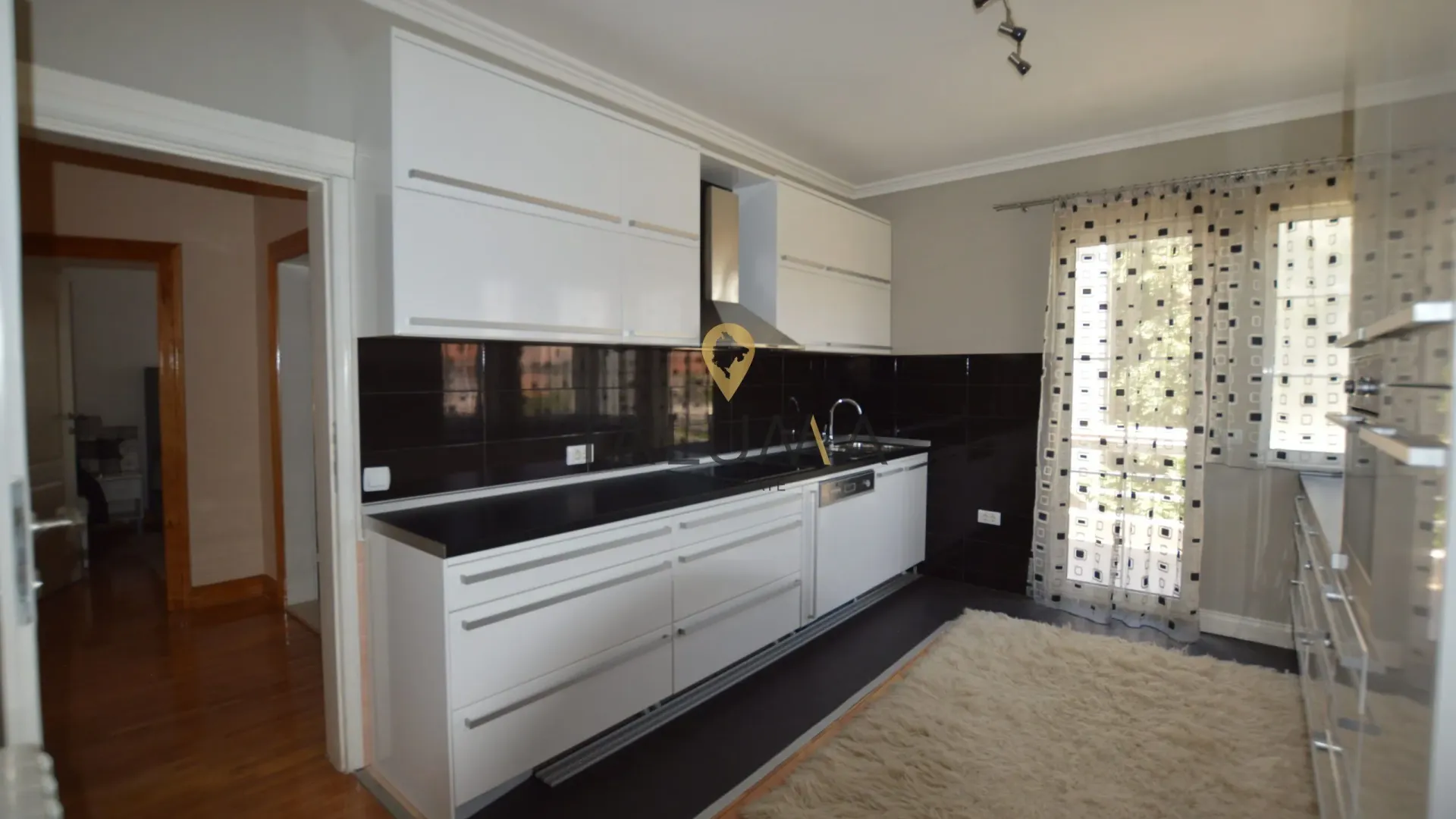 Sale, house, 350m², Dahna, Podgorica