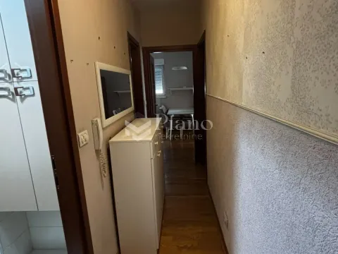 Izdavanje, jednosoban stan, 40m², City Kvart, Podgorica - image 4