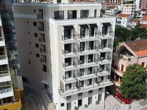Prodaja, garsonjera, 35m², Centar, Budva