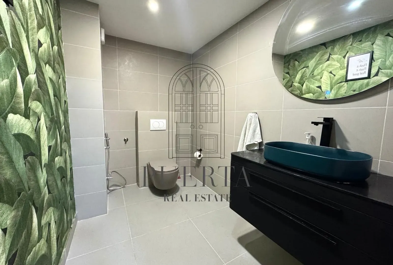 Rent, house, 300m², Gorica C, Podgorica