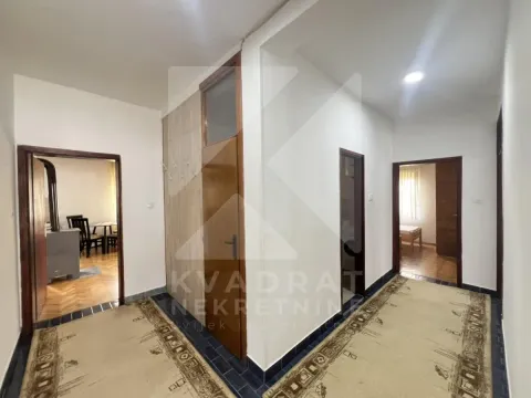 Rent, two bedroom apartment, 80m², Zlatica, Podgorica - image 11