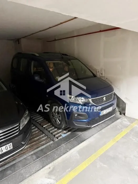 Rent, three bedroom apartment, 73m², Crveni Krst, Beograd