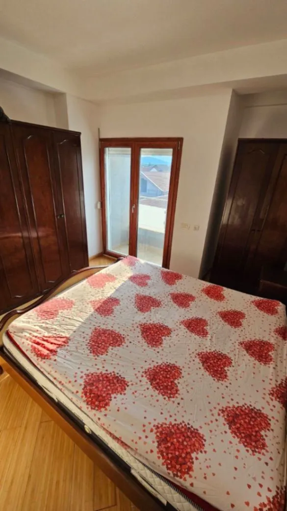 Izdavanje, dvosoban stan, 64m², Stari Aerodrom, Podgorica