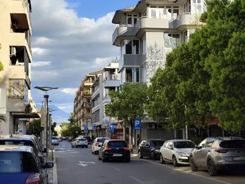 Rent, two bedroom apartment, 70m², Centar, Podgorica - image 11