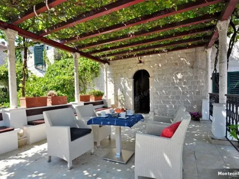 Prodaja, kuća, 500m², Herceg Novi, Crna Gora - image 10