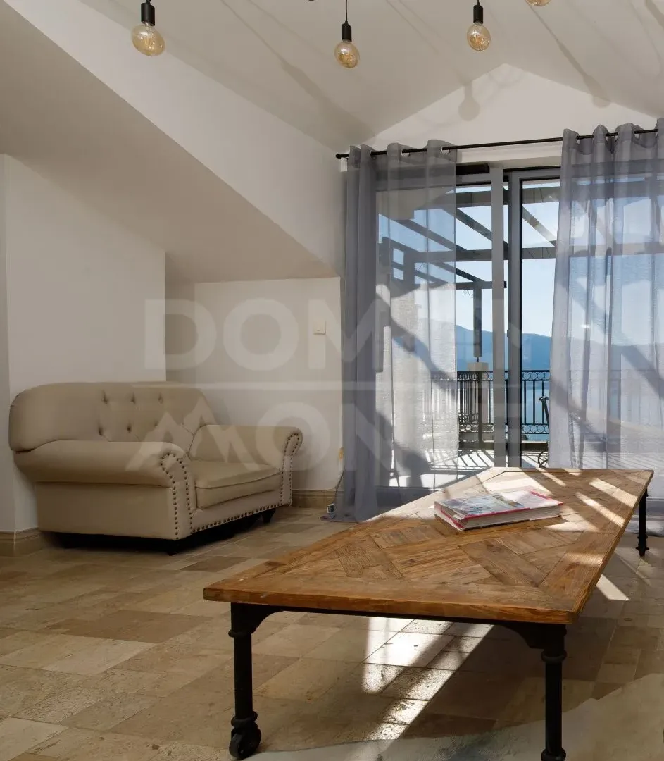 Sale, three bedroom apartment, 208m², Risan, Kotor