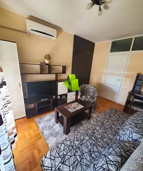 Sale, two bedroom apartment, 46m², Medijana, Niš
