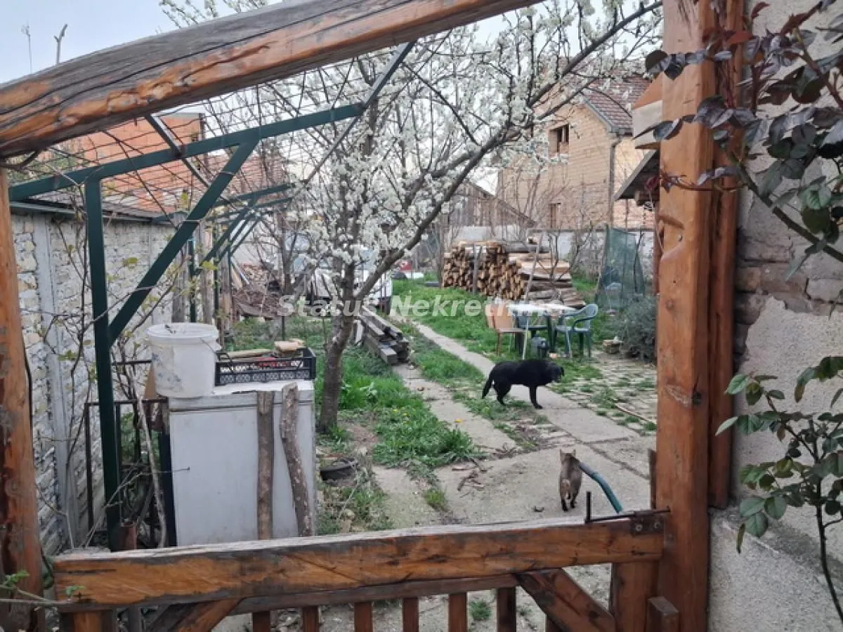 Prodaja, kuća, 156m², Futog, Novi Sad Sve Podlokacije