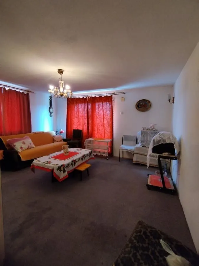 Sale, house, 300m², Batočina, Srbija
