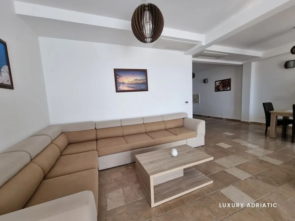 Sale, house, 1000m², Reževići, Budva