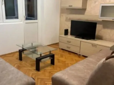 Izdavanje, jednosoban stan, 44m², Preko Morače, Podgorica