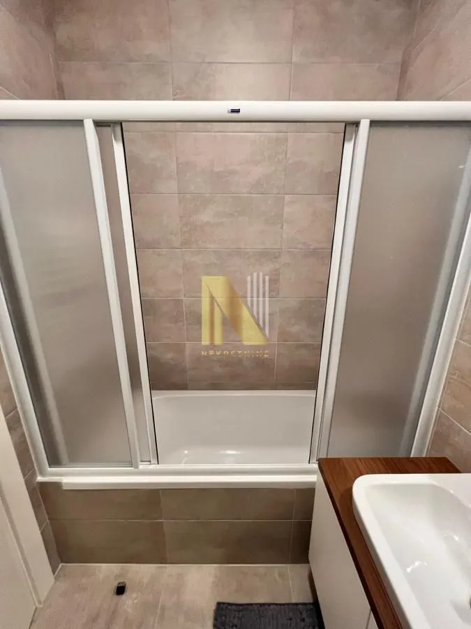 Izdavanje, trosoban stan, 69m², Lipov gaj, Novi Sad Sve Podlokacije