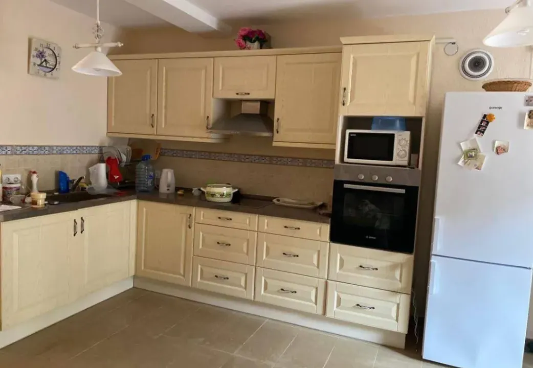 Prodaja, petosoban stan, 180m², Dobre Vode, Bar